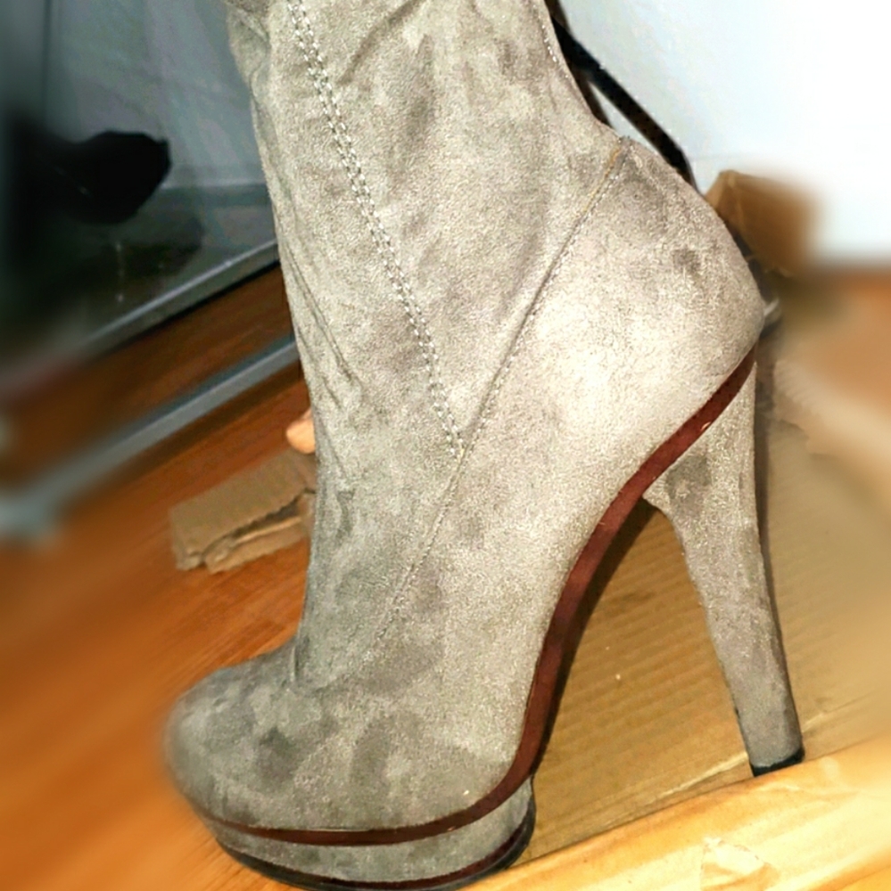 COPY - Size 8 Jennifer Lopez thigh high boots (2/$40)